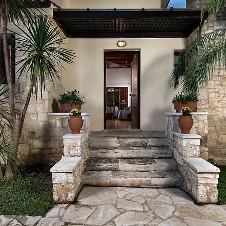 Koukounari Luxury וילה חאניה