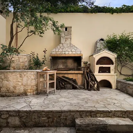 Koukounari Luxury חאניה