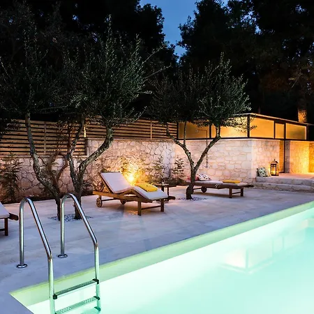 Koukounari Luxury Villa