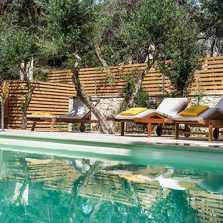 Villa Koukounari Luxury *