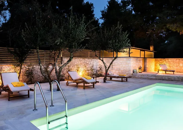 Koukounari Luxury Villa