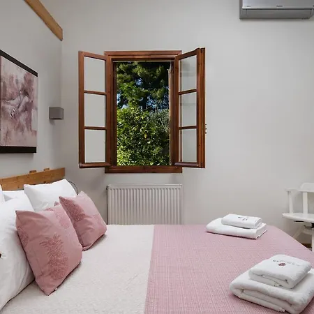 Villa Koukounari Luxury