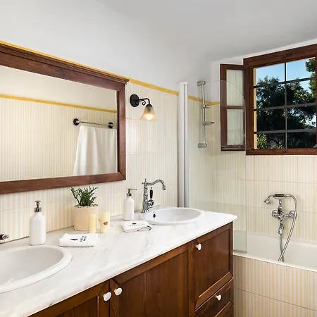 Koukounari Luxury Вилла *
