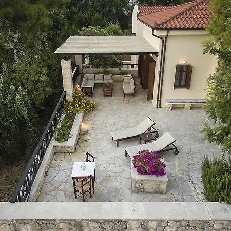 Villa Koukounari Luxury