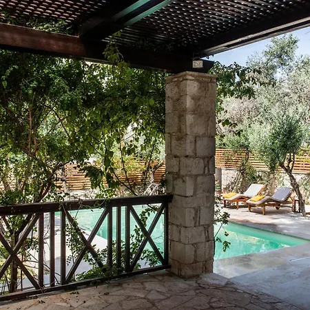 Koukounari Luxury Villa *